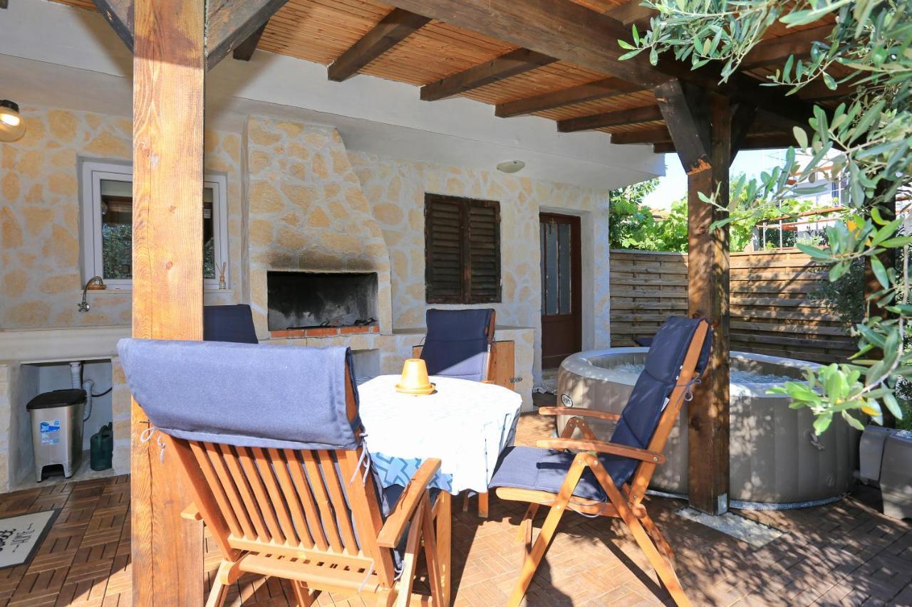 Hacienda Mia With Yacuzzi,Bbq , Free Parking Villa Задар Екстериор снимка